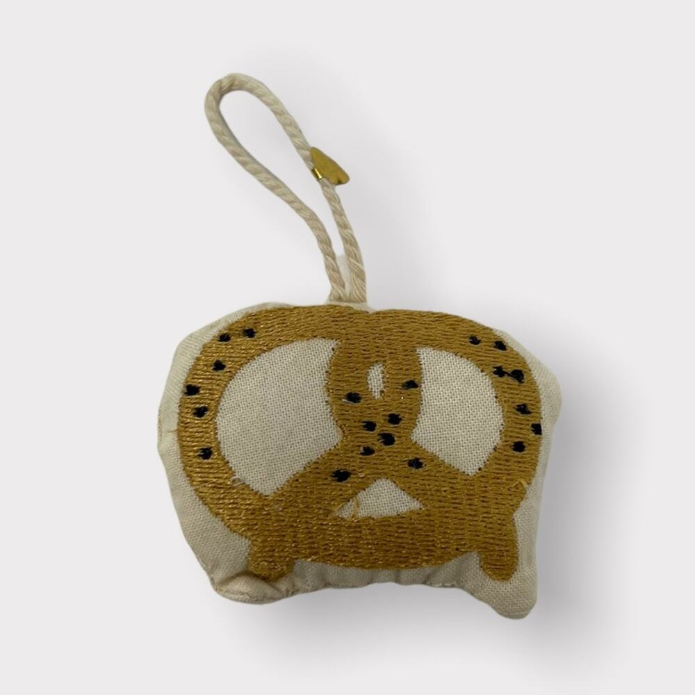 Ferm Living Kringle Scandinavian Ornament